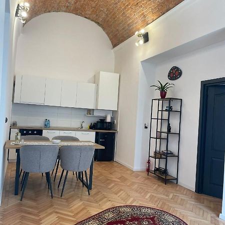 Central Apartment With 2 Bedrooms And 2 Bathrooms Gran Varadino Esterno foto